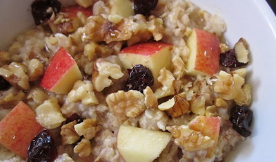 Spiced Oatmeal with Fruit and Nuts