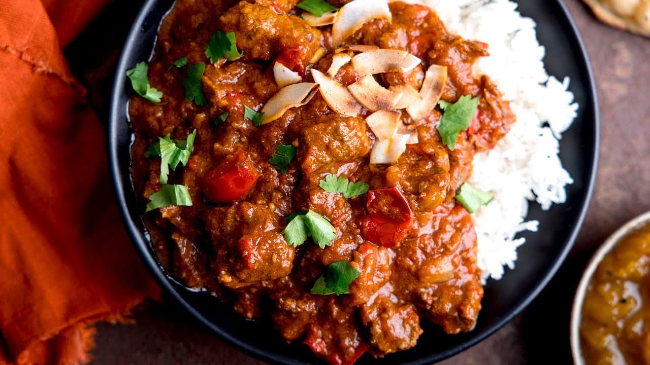 You NEED to try this slow cooker curry recipe!